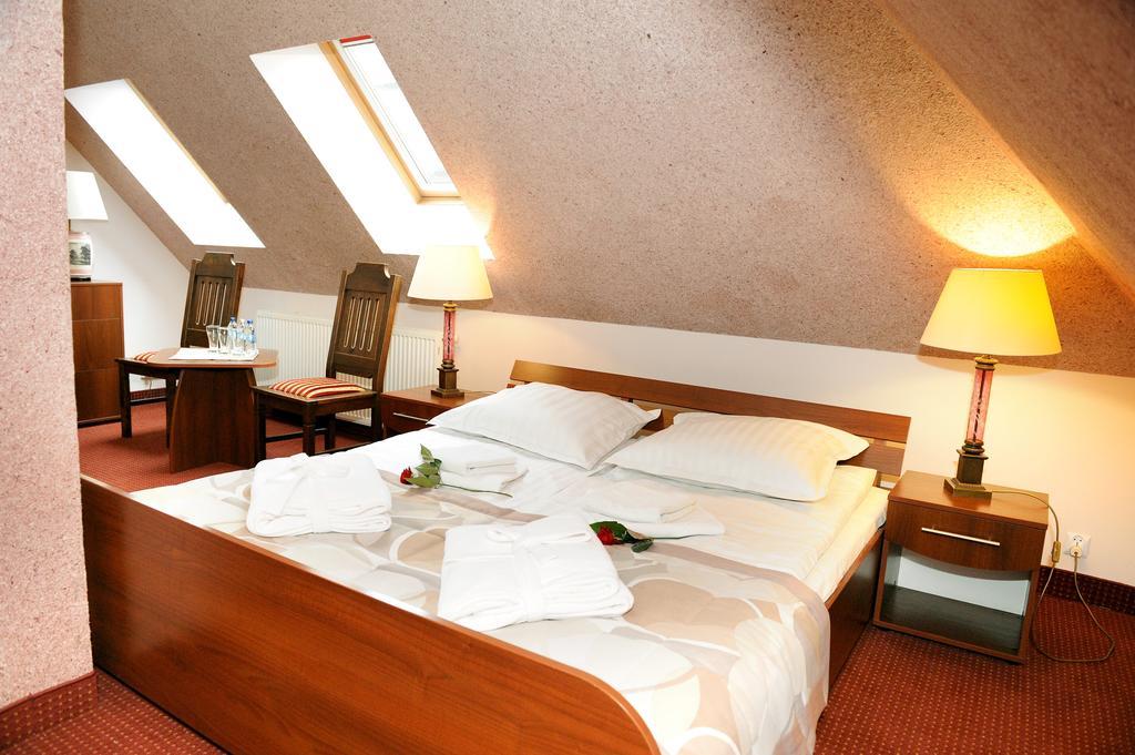 Hotel Czardasz Koziegłowy Chambre photo