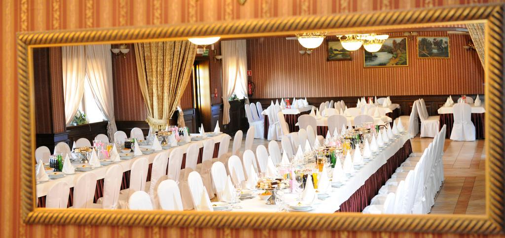 Hotel Czardasz Koziegłowy Extérieur photo