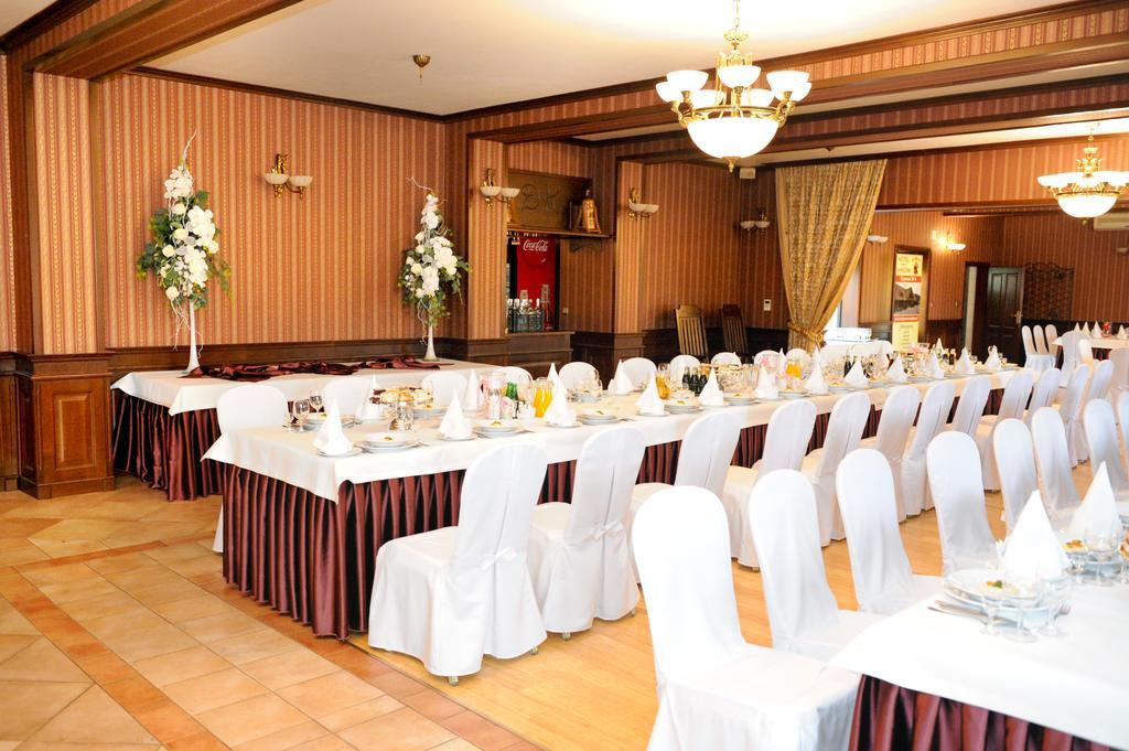 Hotel Czardasz Koziegłowy Extérieur photo