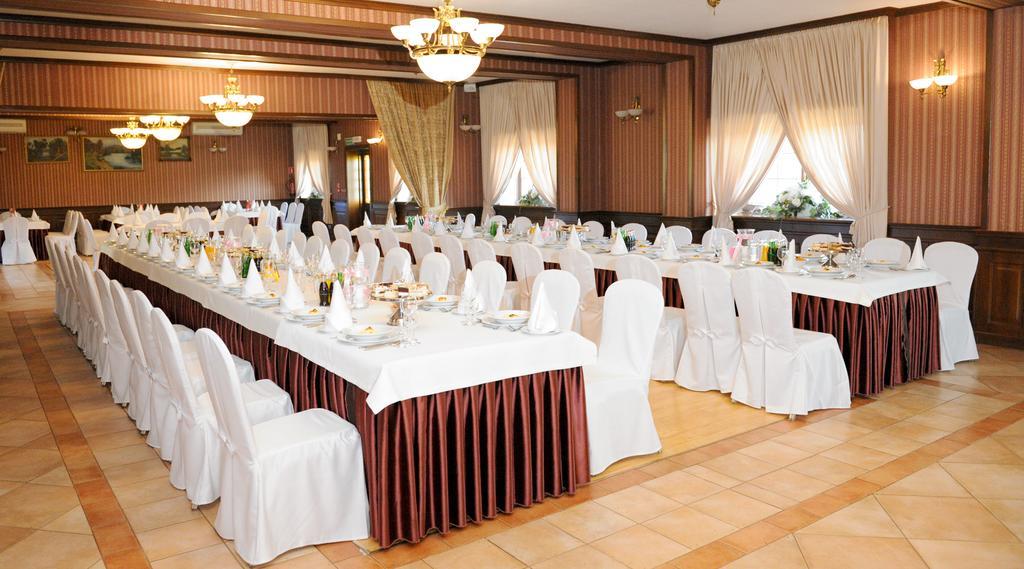 Hotel Czardasz Koziegłowy Extérieur photo