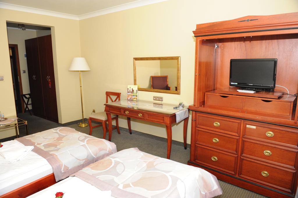 Hotel Czardasz Koziegłowy Extérieur photo