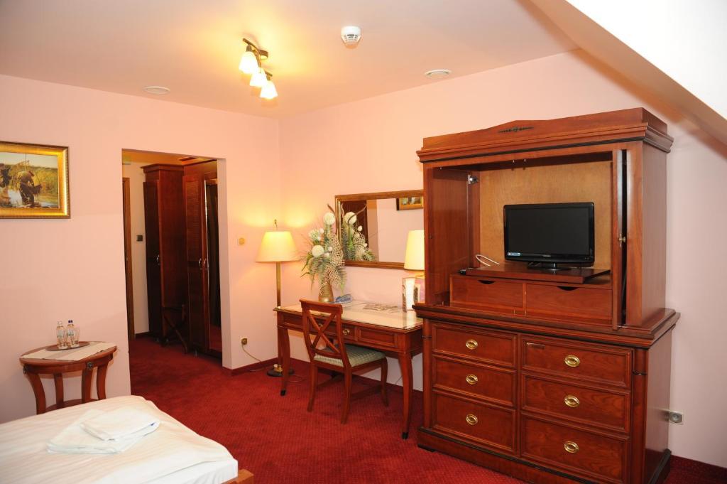 Hotel Czardasz Koziegłowy Extérieur photo