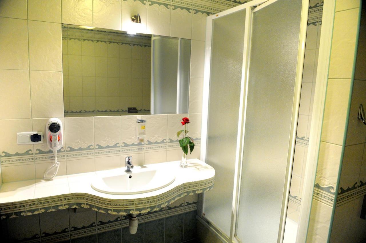 Hotel Czardasz Koziegłowy Extérieur photo